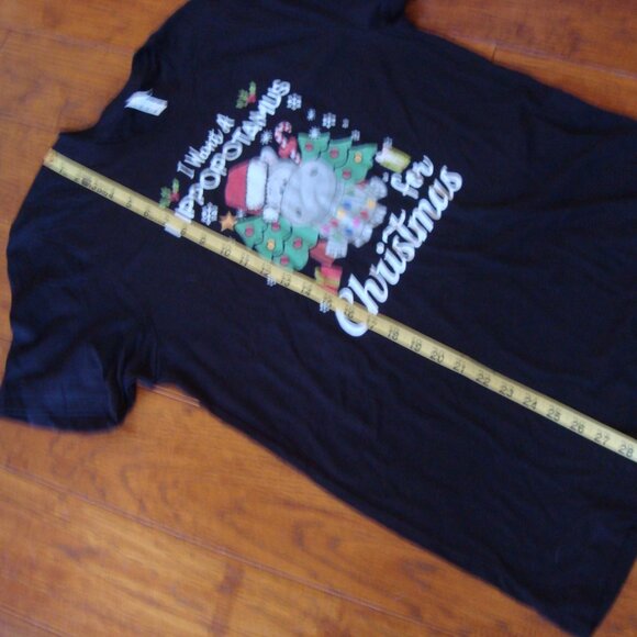 New Bella Canvas T- Shirt "I Want A Hippopotamus For Christmas" Black sz. L - Picture 3 of 6